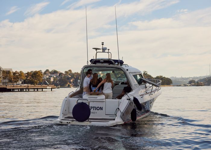 Sydney Luxury Cruise, Sydney People exploring harbour beaches, waterfront mansions and icons with Sydney Luxury Cruise, Sydney