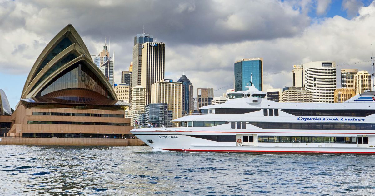 Sydney Harbour Cruises - Plan a Holiday - Dinner Cruises & Attractions