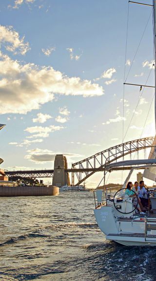 Sail on Sydney Harbour