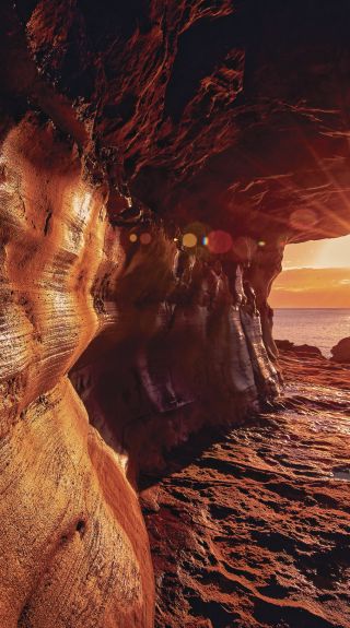 Queenscliff Tunnel (also known as The Wormhole) at sunrise - Northern Beaches